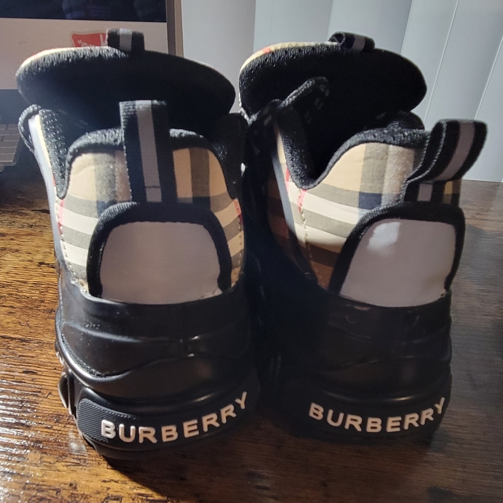 Burberry London England Plaid Sneakers - Picture 4 of 7